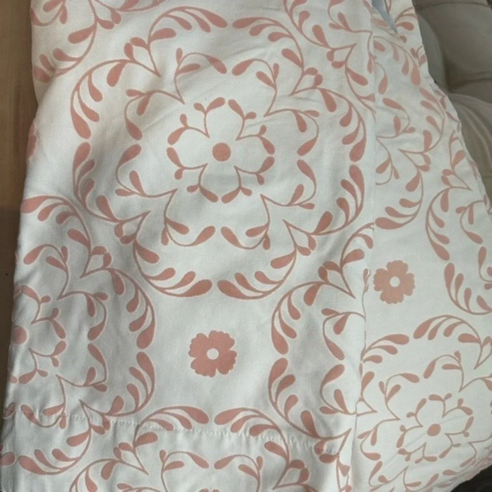 Pottery‎ Barn Kids Pink Floral Flocked Blackout Curtain Panel 44x84